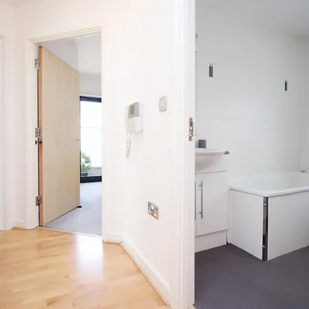 Dray Court - Luxury 2 Bedroom Apartment Cardiff Exterior photo